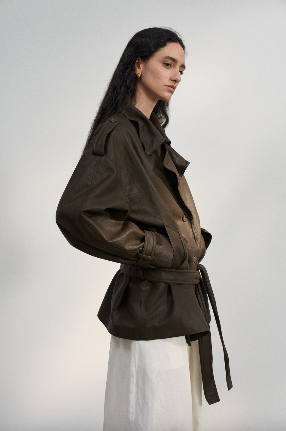 Over short leather trench coat / dark brown