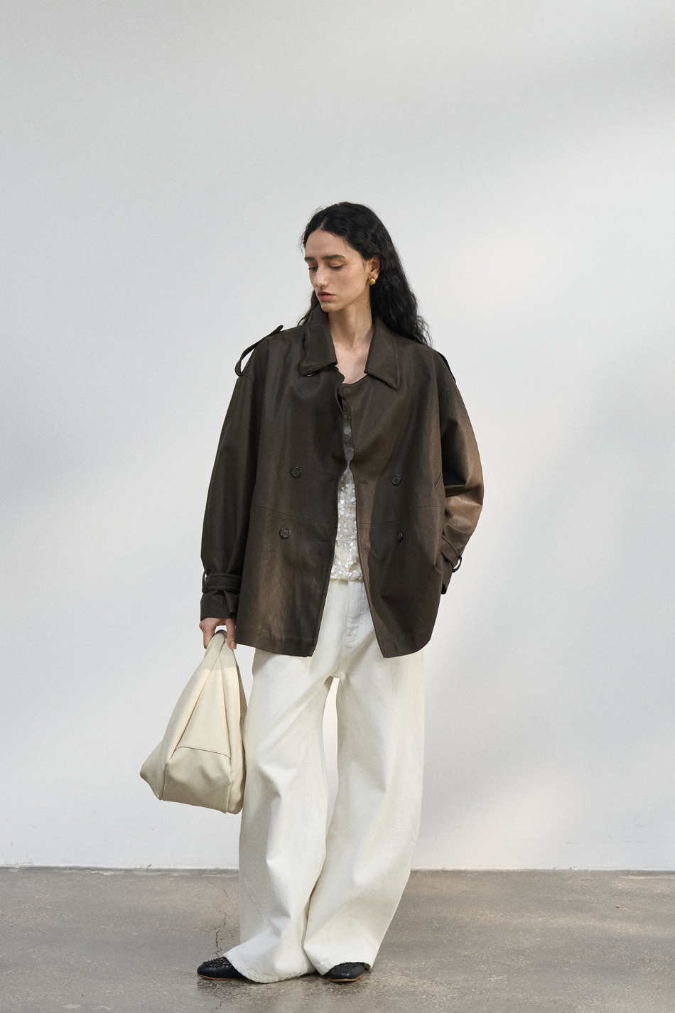 Over short leather trench coat / dark brown