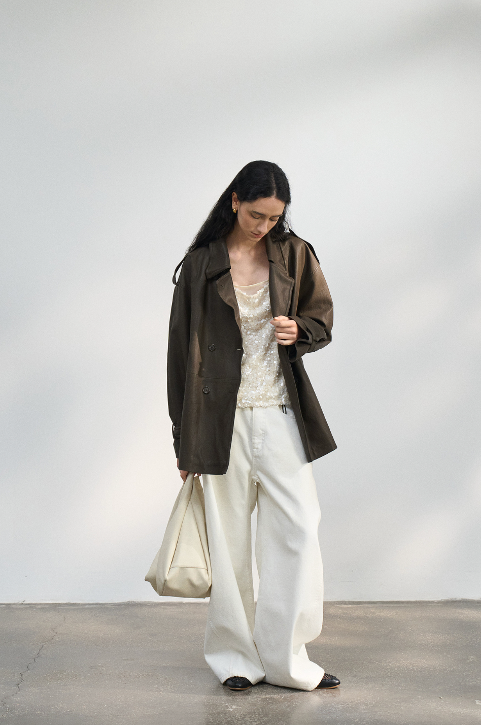 Over short leather trench coat / dark brown