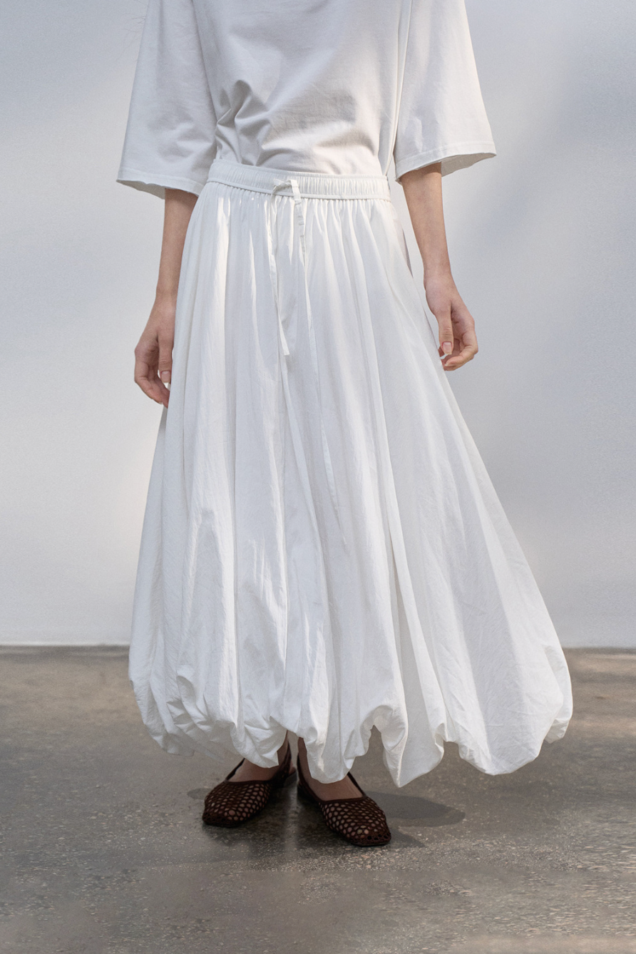 Airy balloon skirt / white