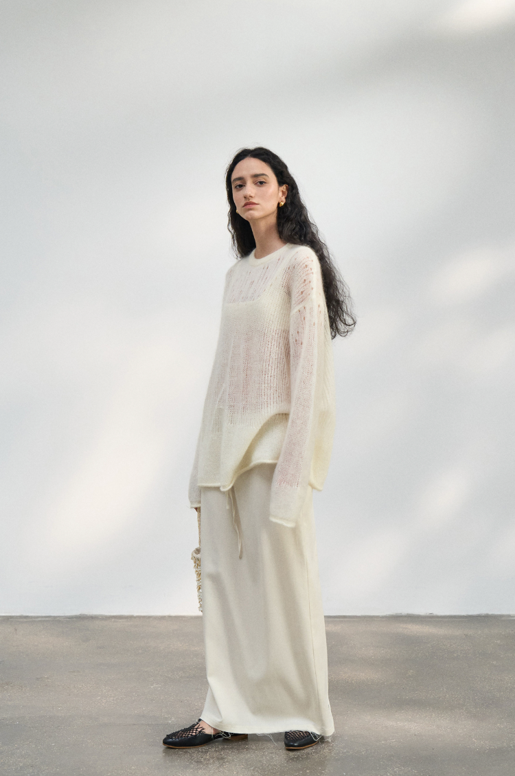 Airy sheer knit tops / white