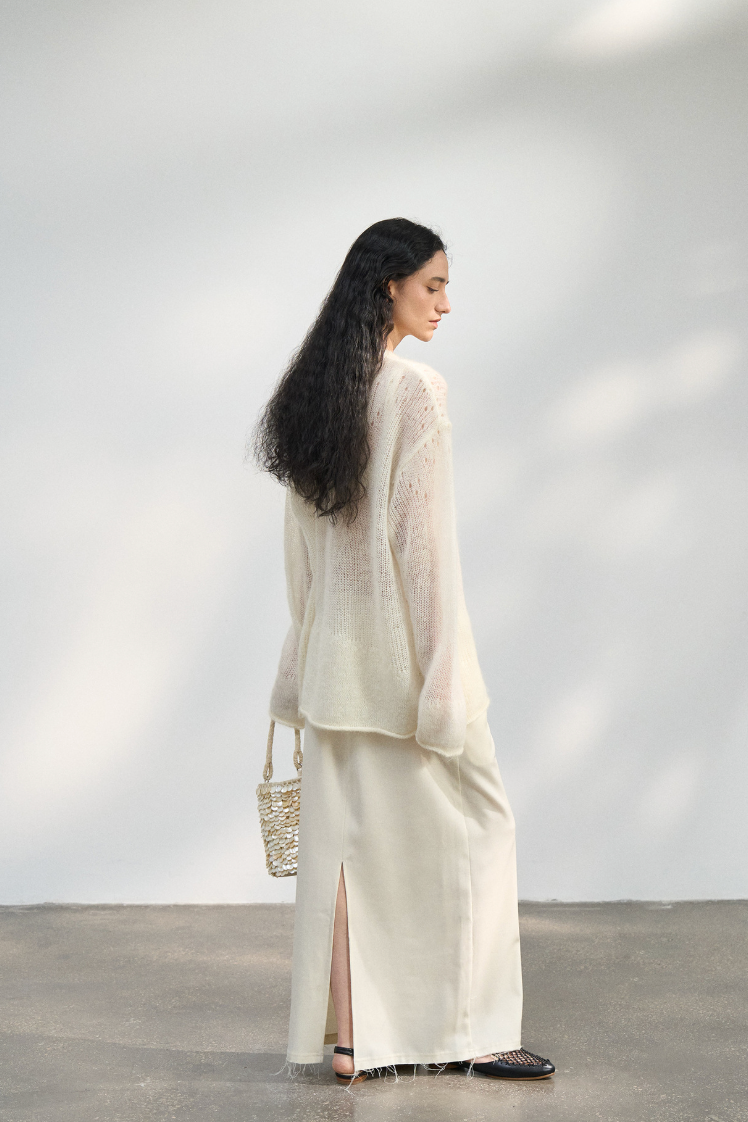 Airy sheer knit tops / white
