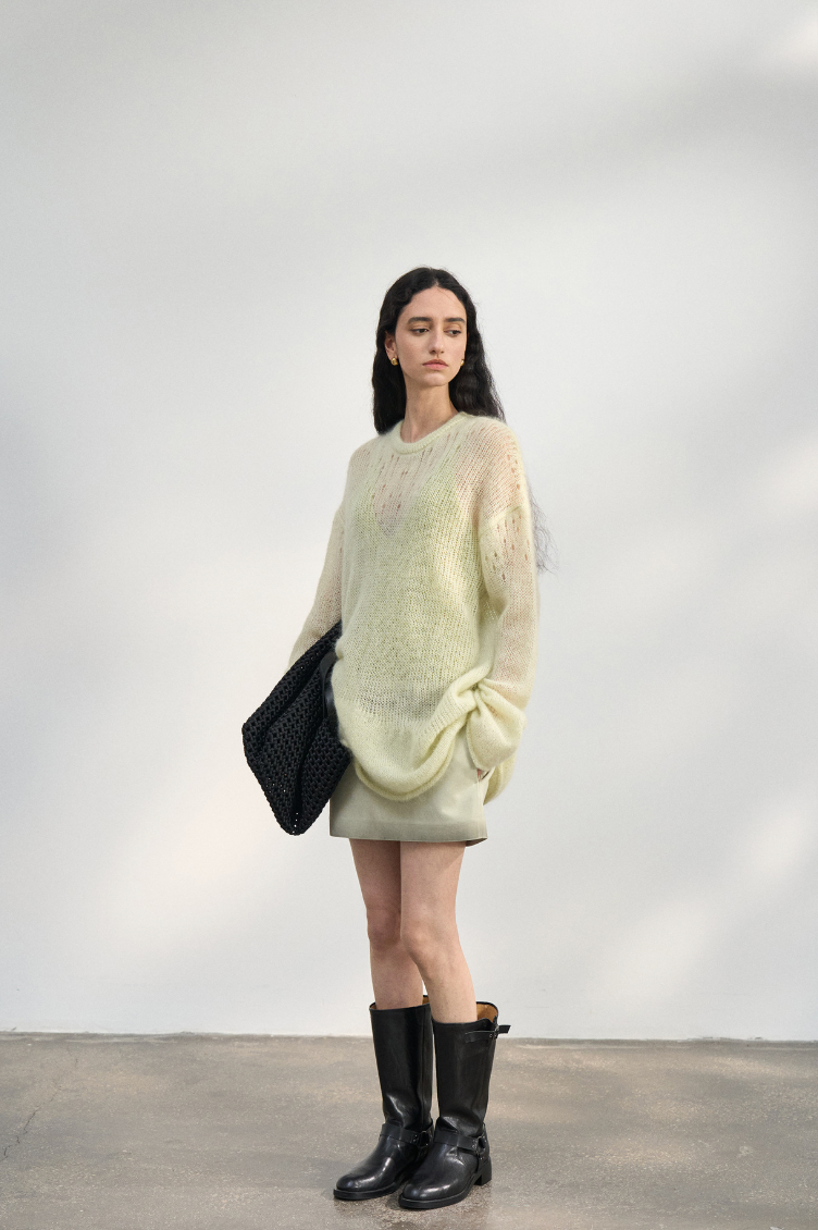 Airy sheer knit tops / light green