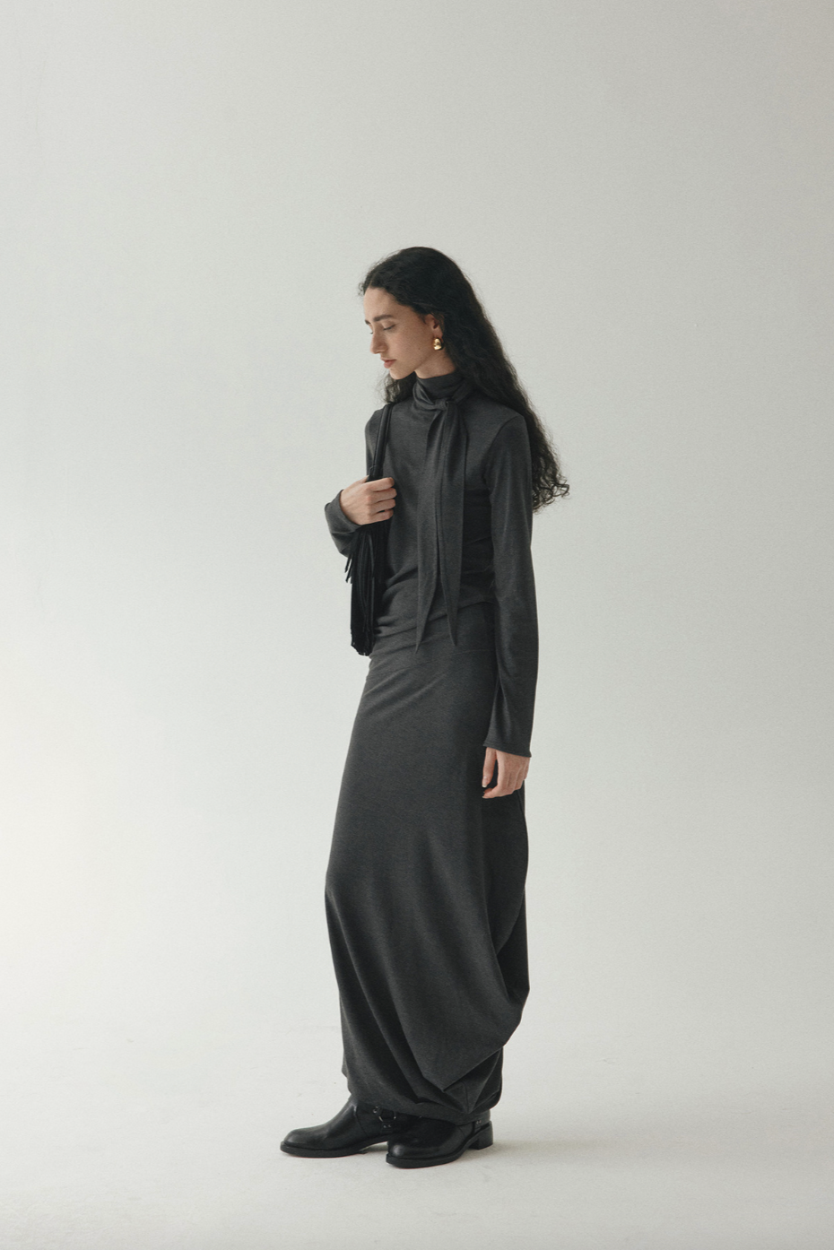 Stole collar long dress / dark gray
