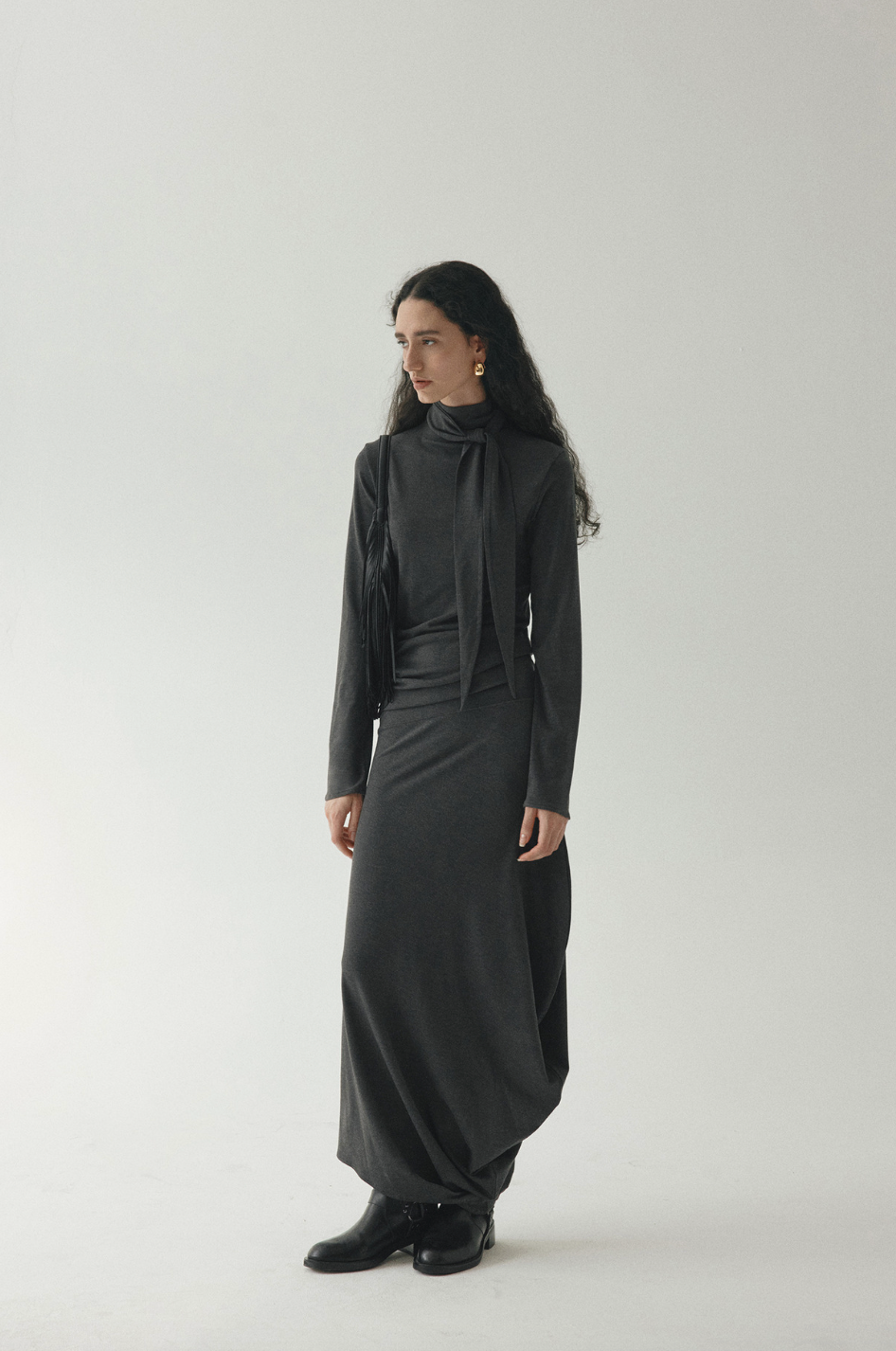 Stole collar long dress / dark gray