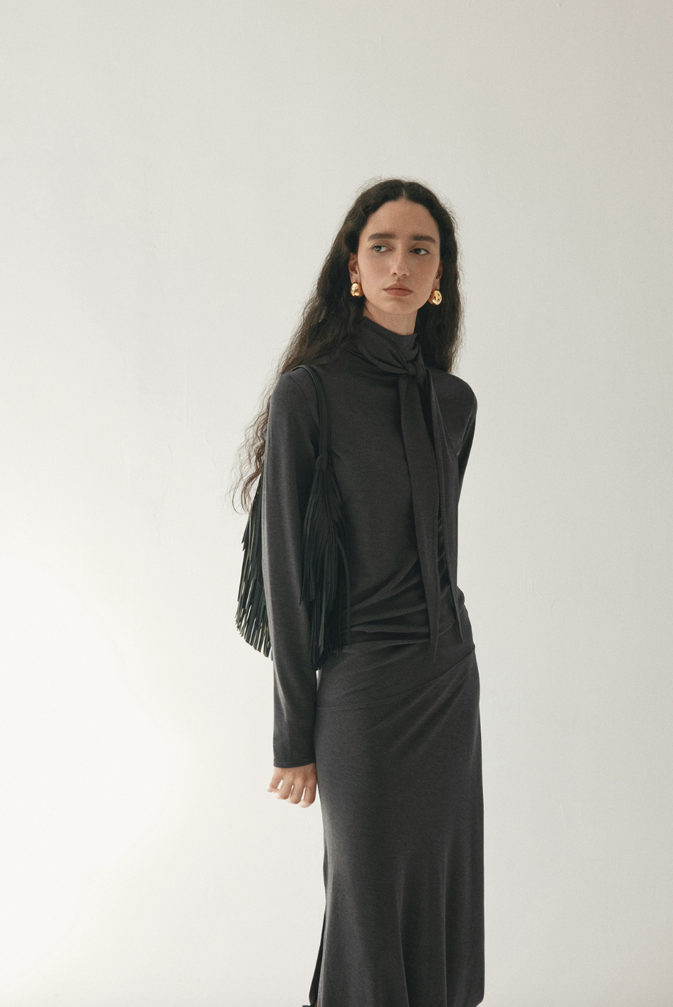 Stole collar long dress / dark gray