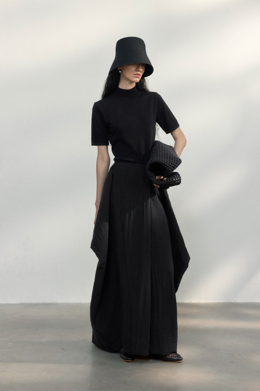 Back open half sleeve knit top / black