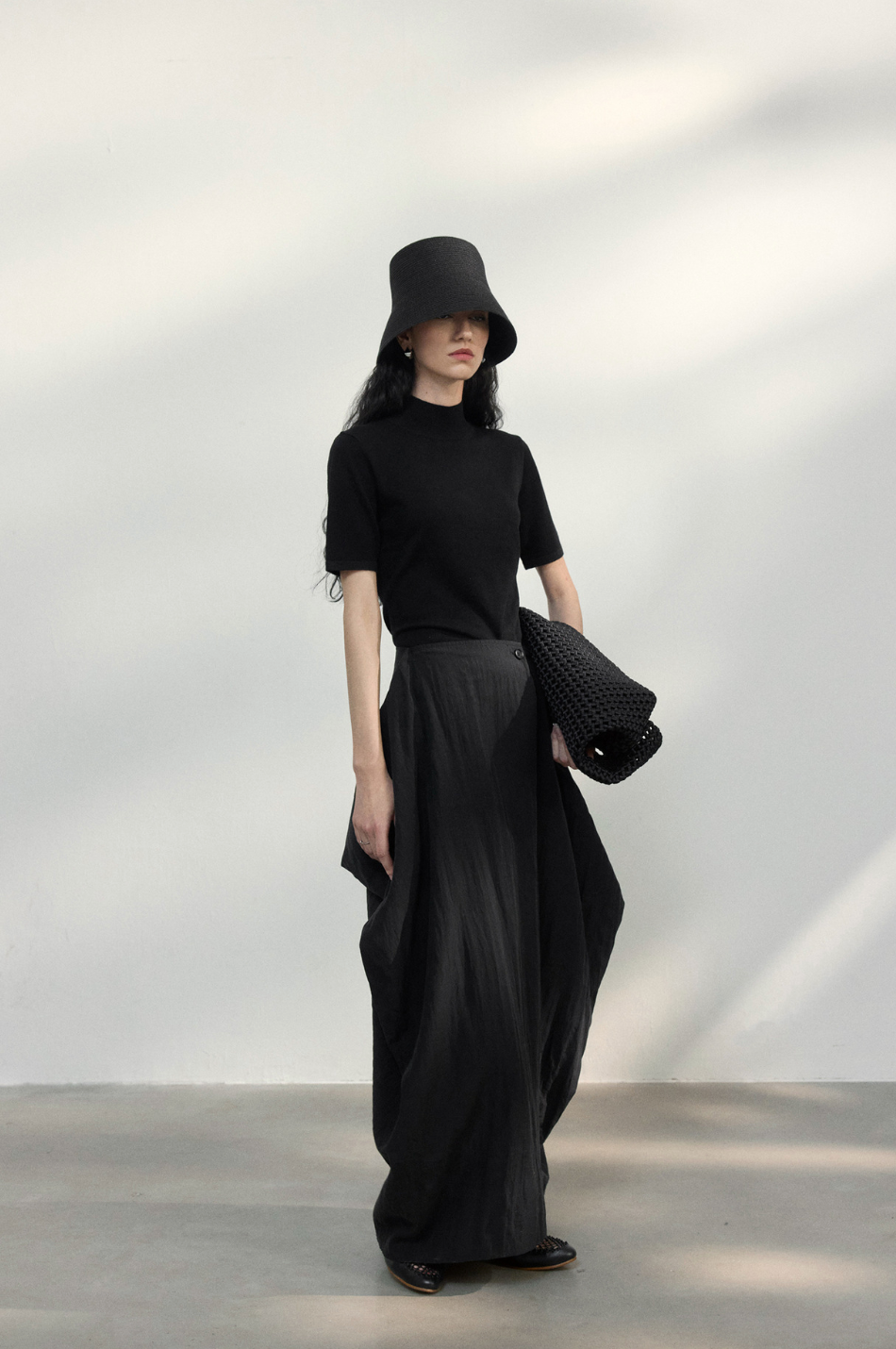 Back open half sleeve knit top / black