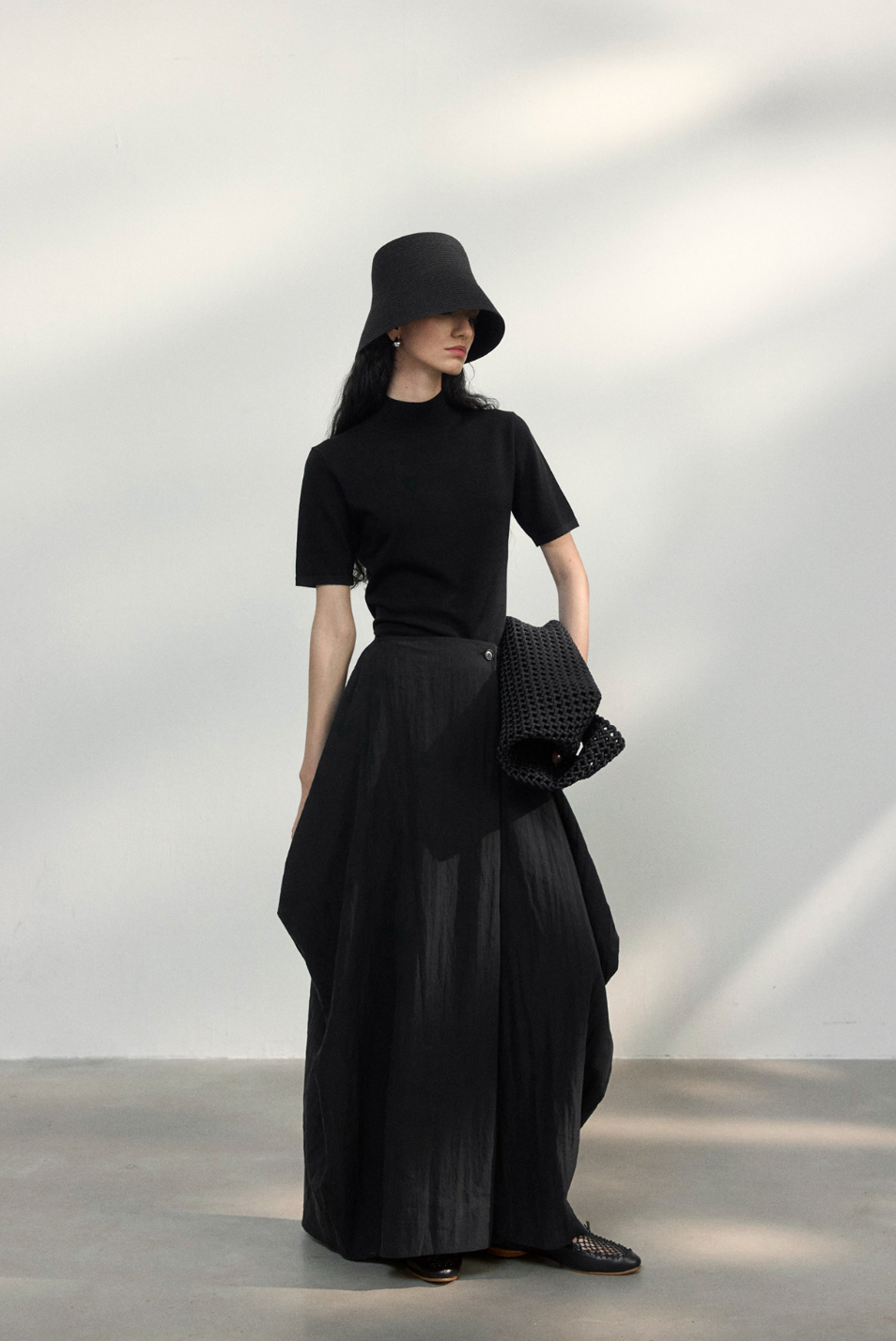 Back open half sleeve knit top / black