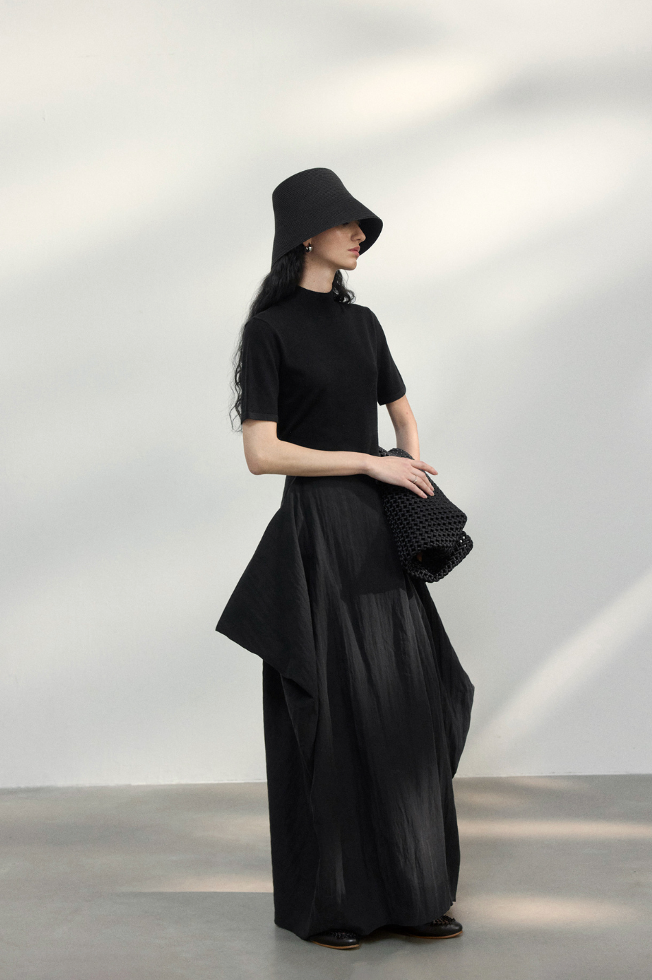 Back open half sleeve knit top / black