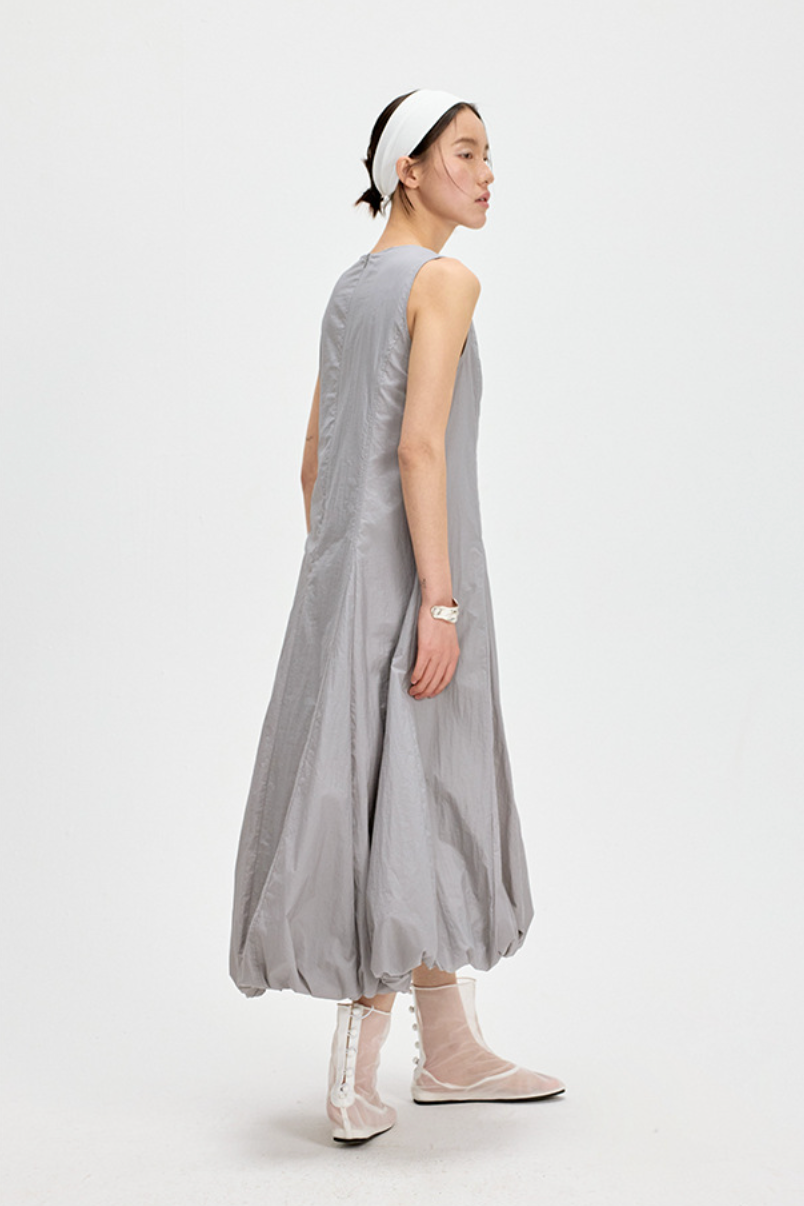 Balloon silhouette sleeveless dress / light gray
