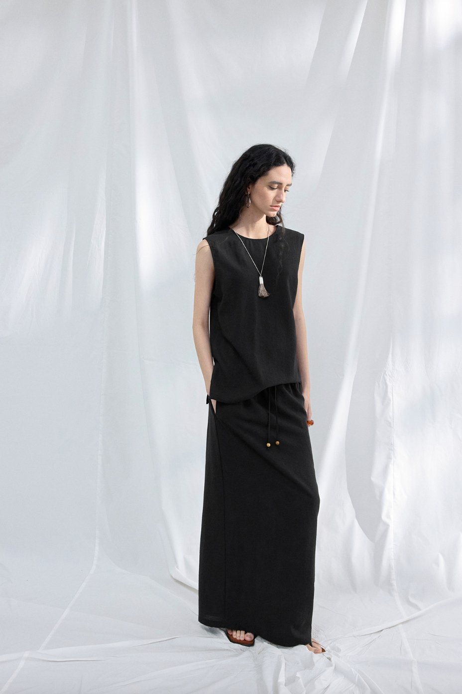 2-Way draped linen-blend top / black