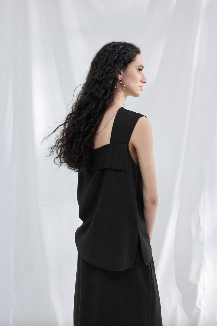 2-Way draped linen-blend top / black