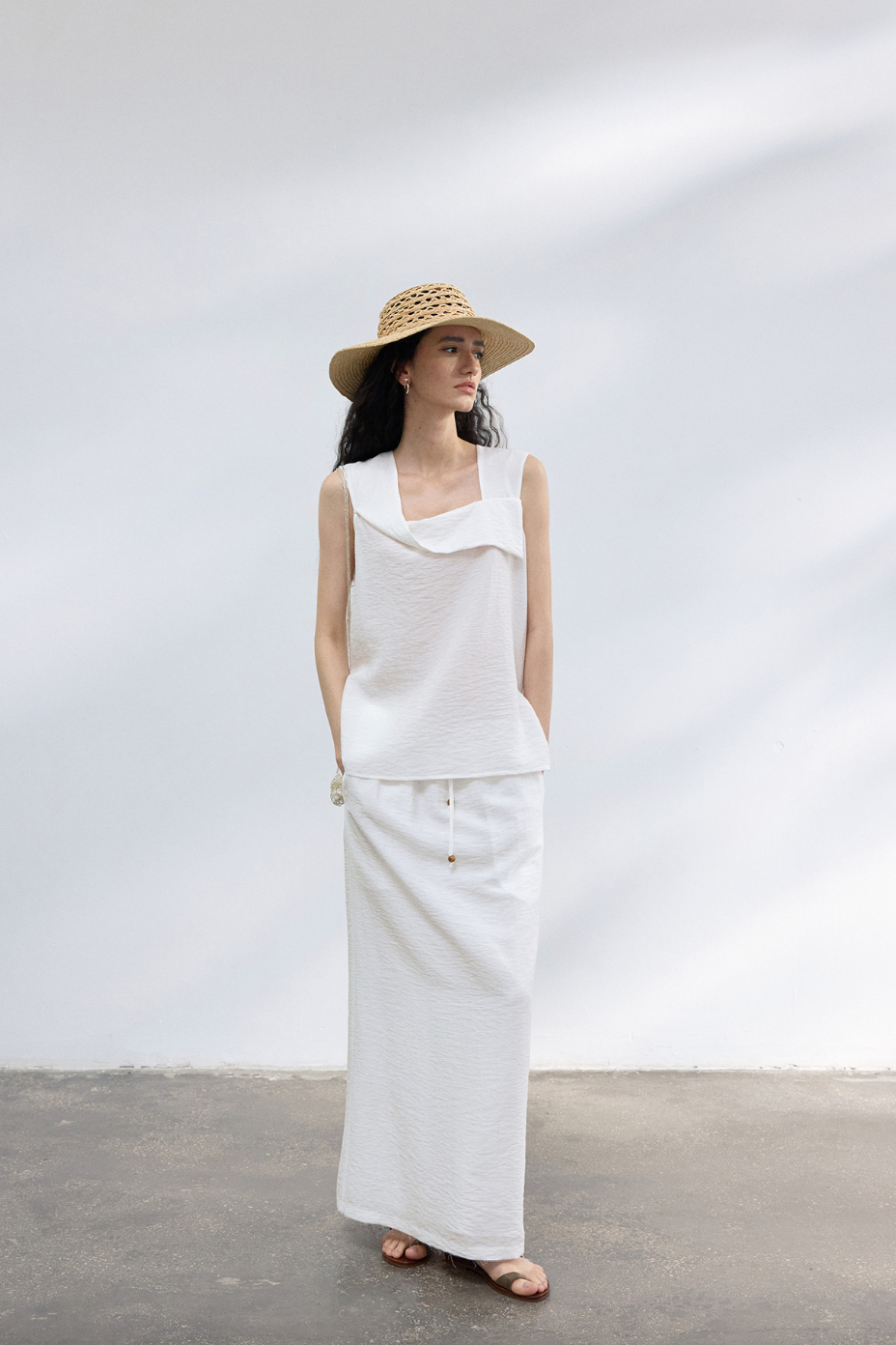 Linen-blend drawstring skirt / white