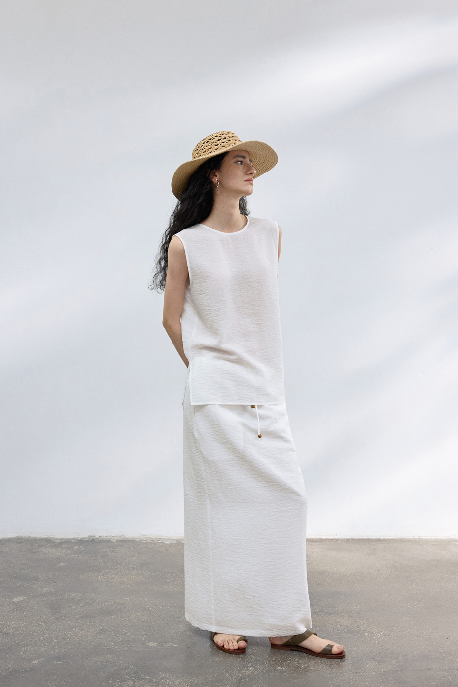 Linen-blend drawstring skirt / white