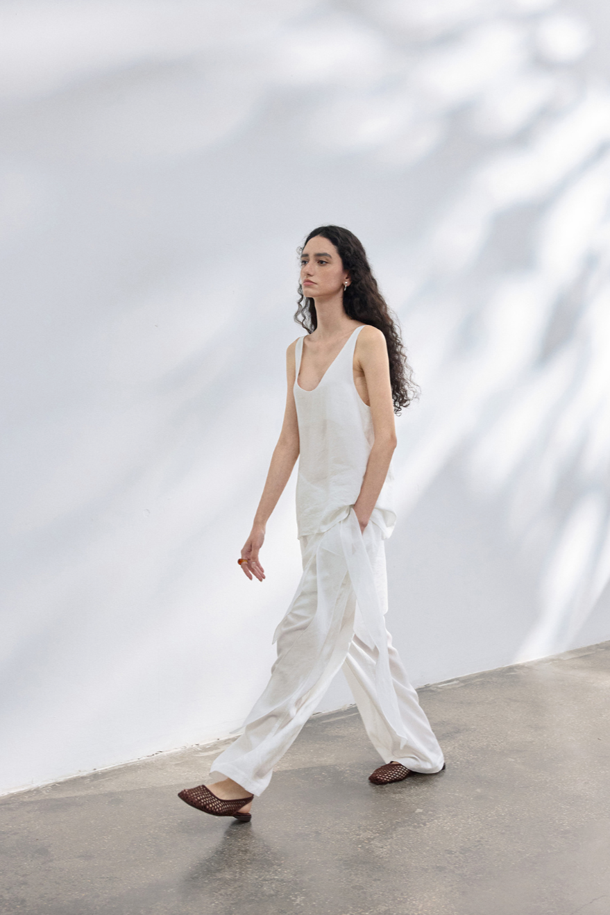 Airy drawstring wide pants / white