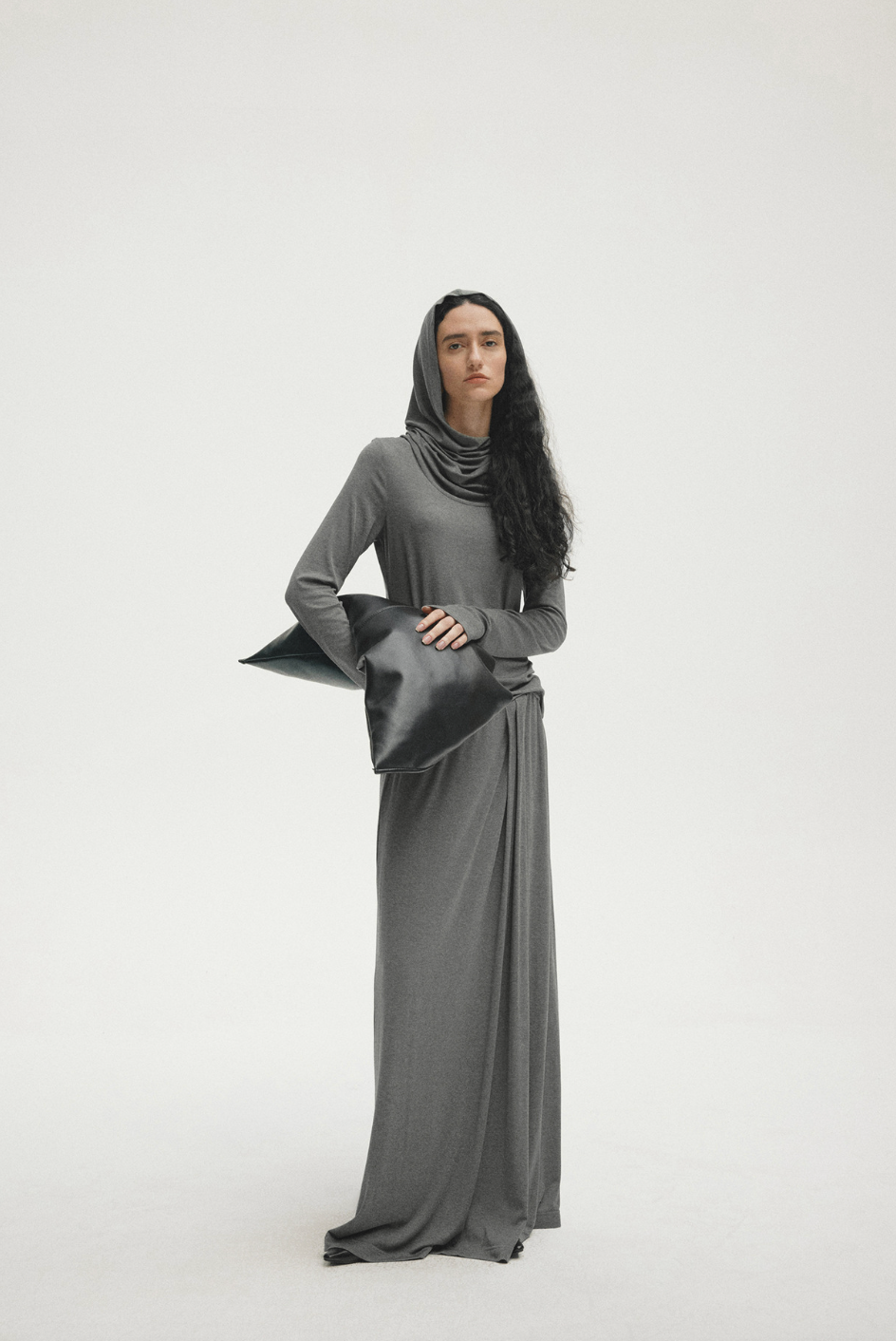Draped fluid long skirt / gray