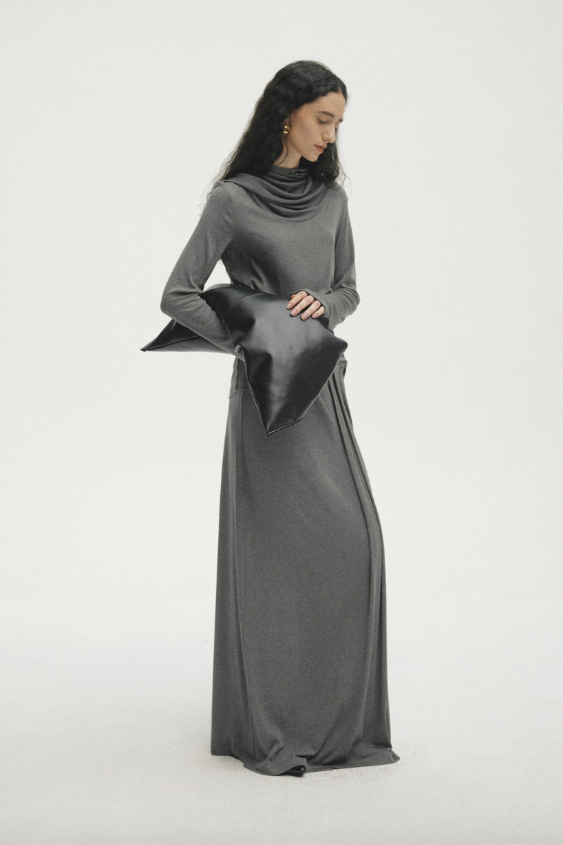 Draped fluid long skirt / gray