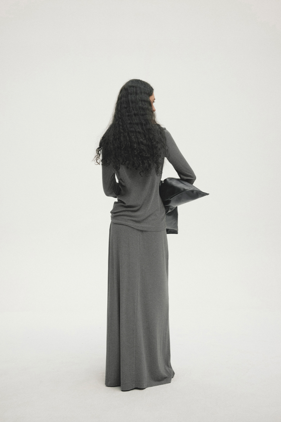Draped fluid long skirt / gray
