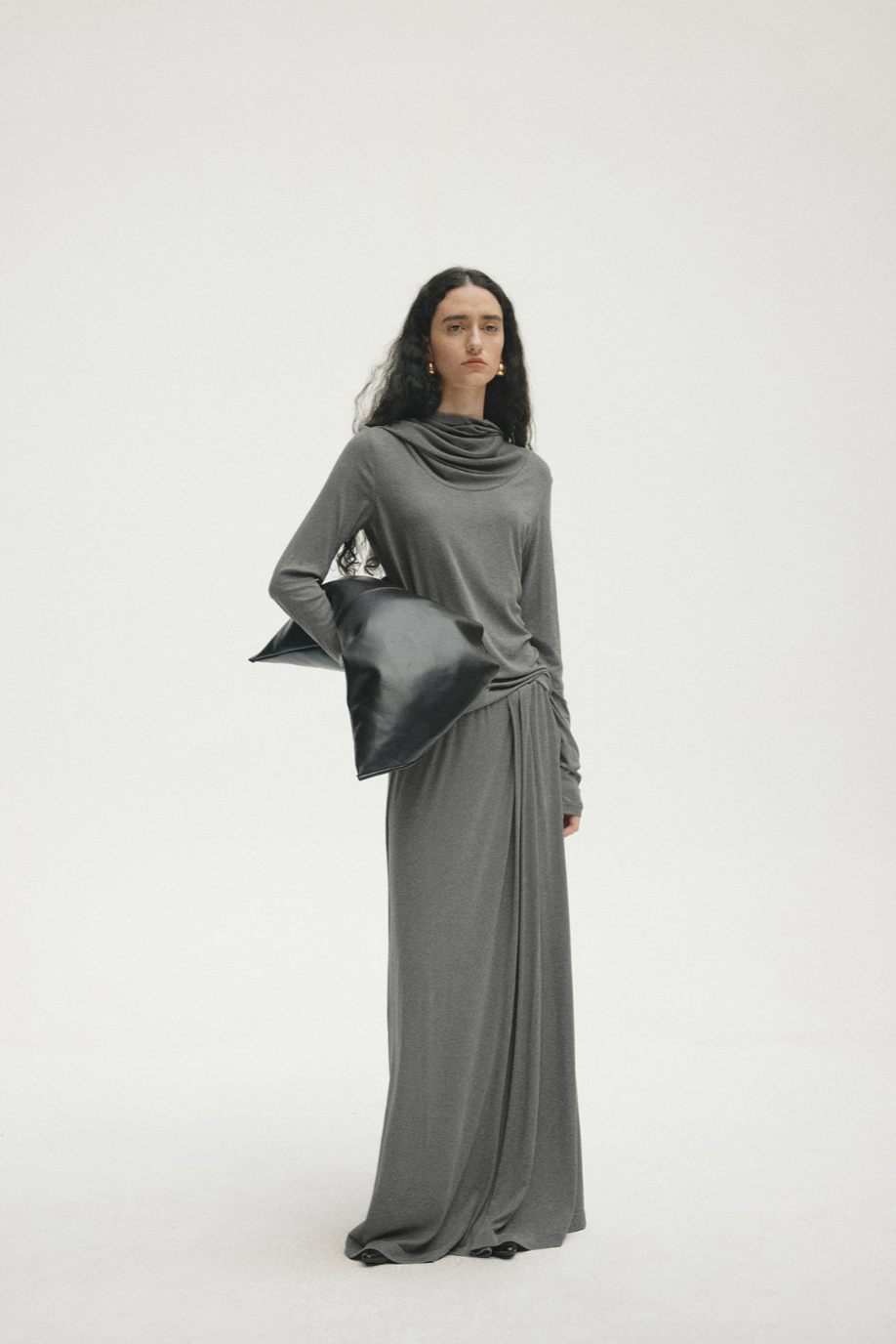 Draped fluid long skirt / gray