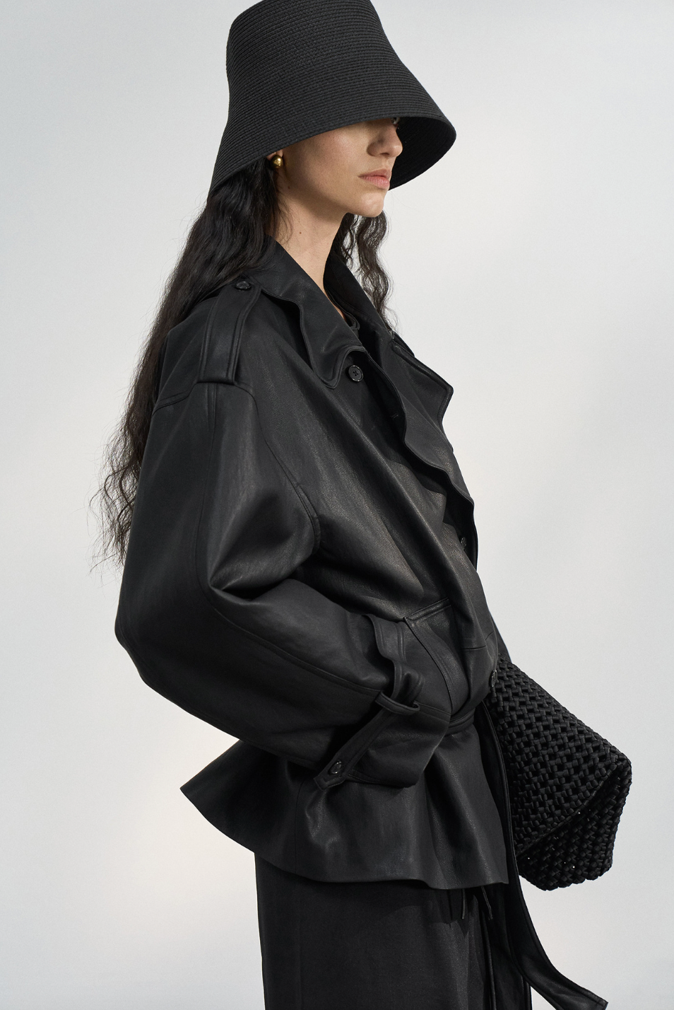 Over short leather trench coat / black