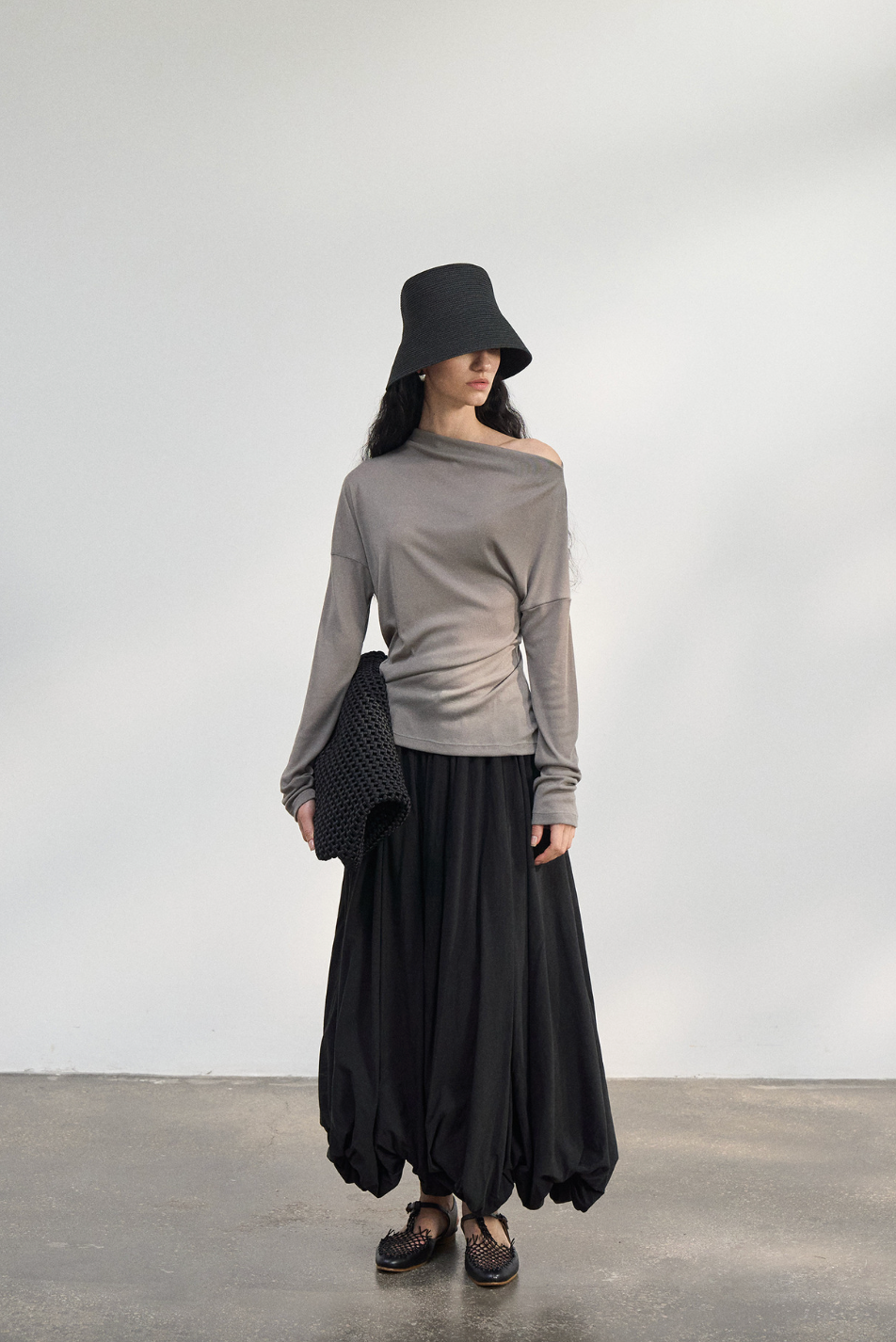 Airy balloon skirt / black