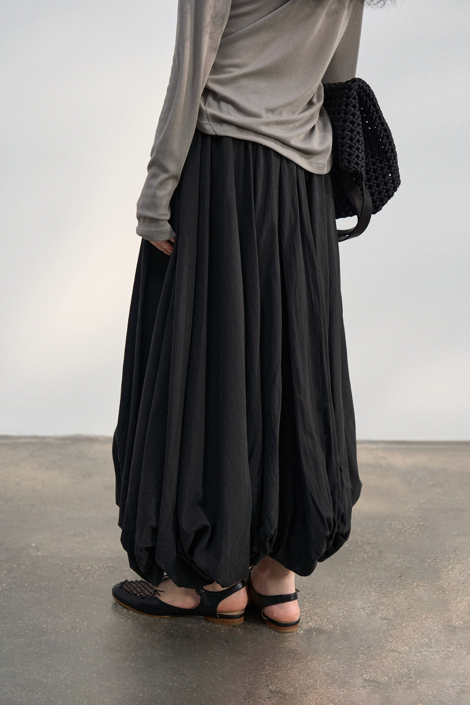 Airy balloon skirt / black