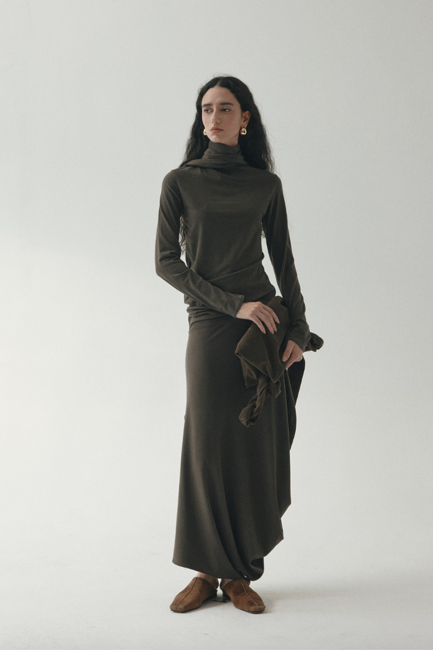 Stole collar long dress / charcoal