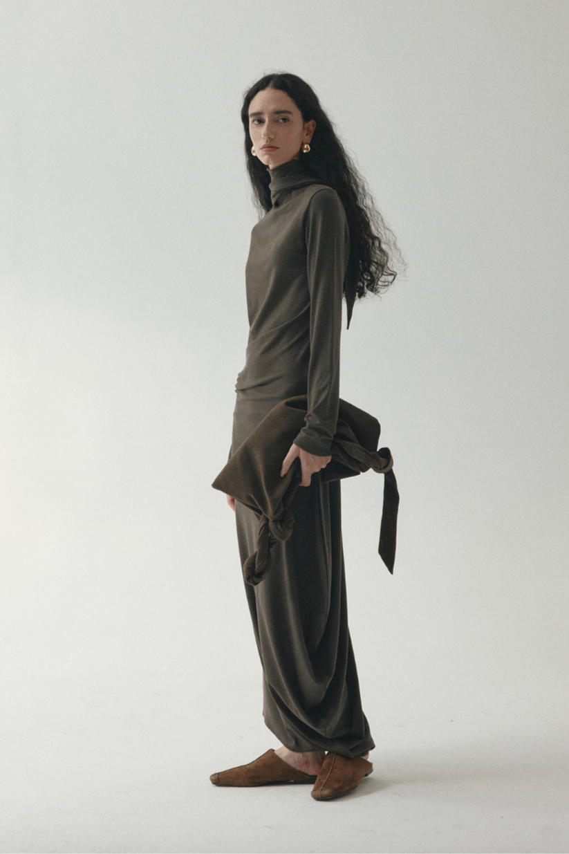 Stole collar long dress / charcoal