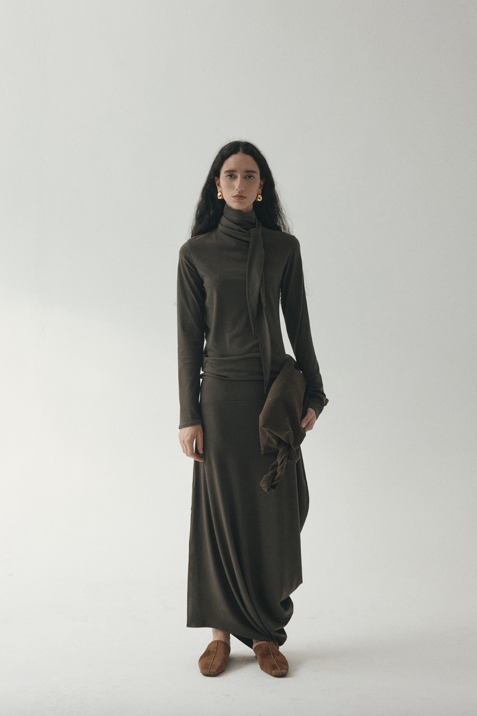 Stole collar long dress / charcoal