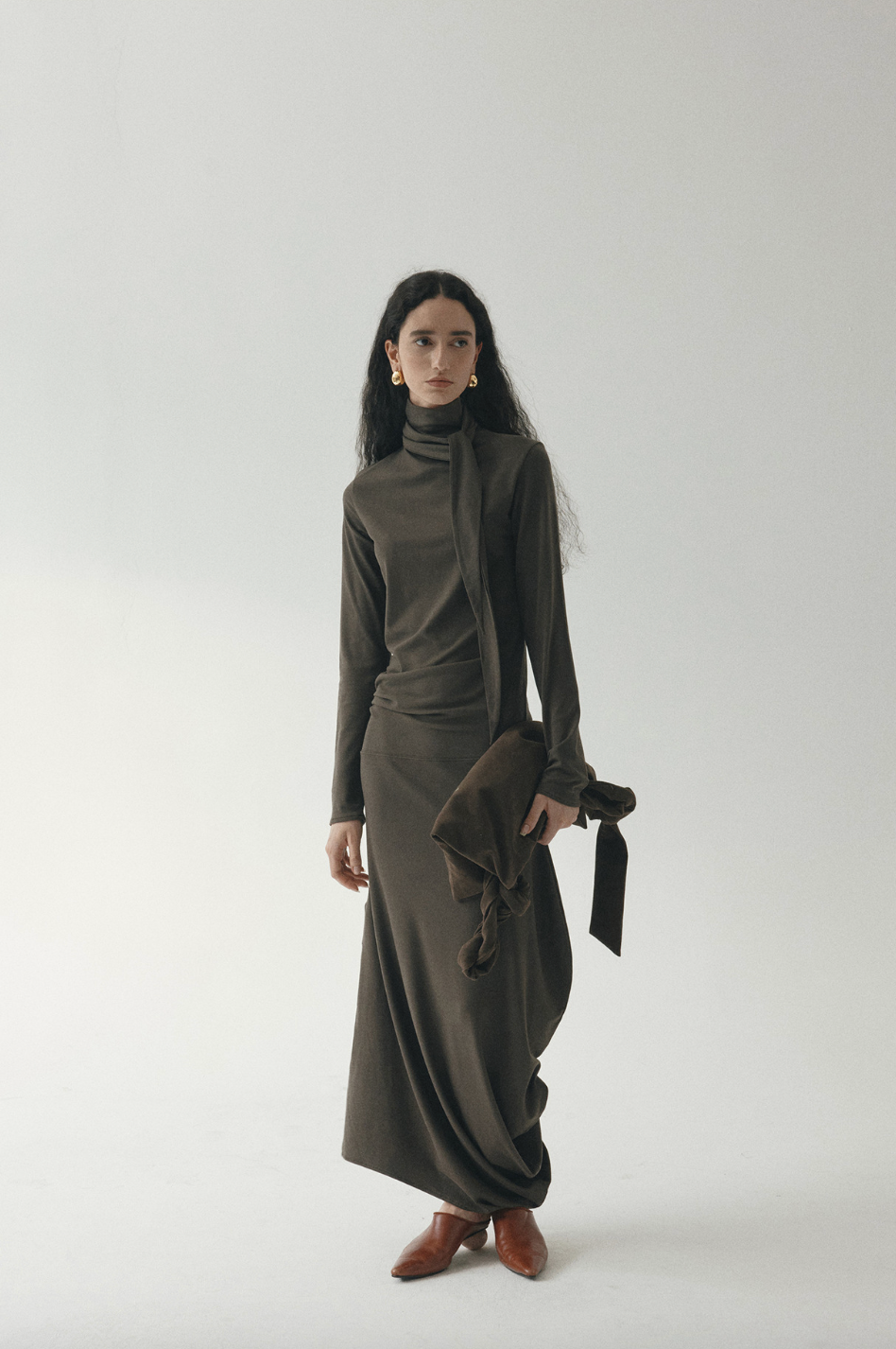Stole collar long dress / charcoal
