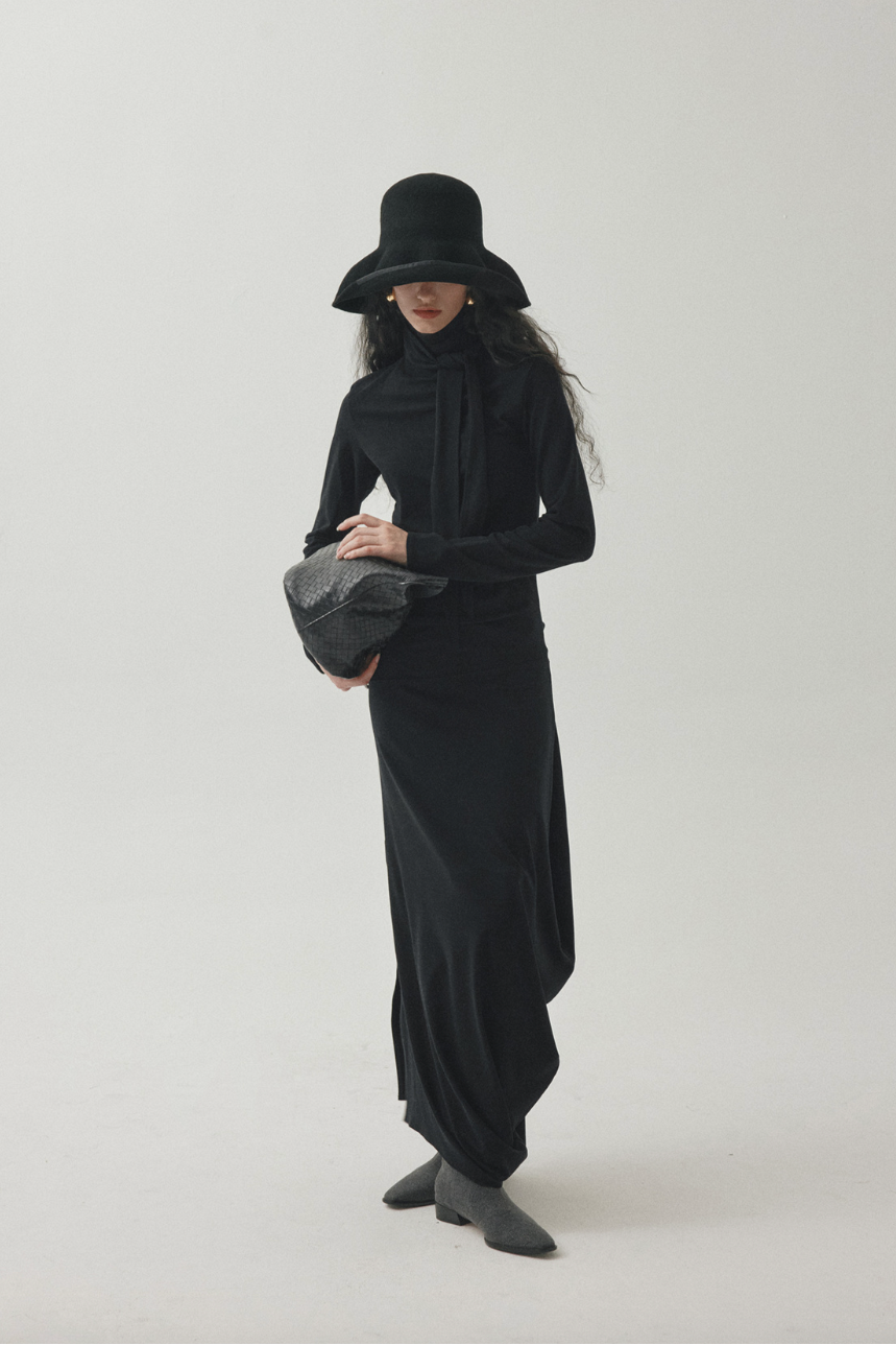Stole collar long dress / black