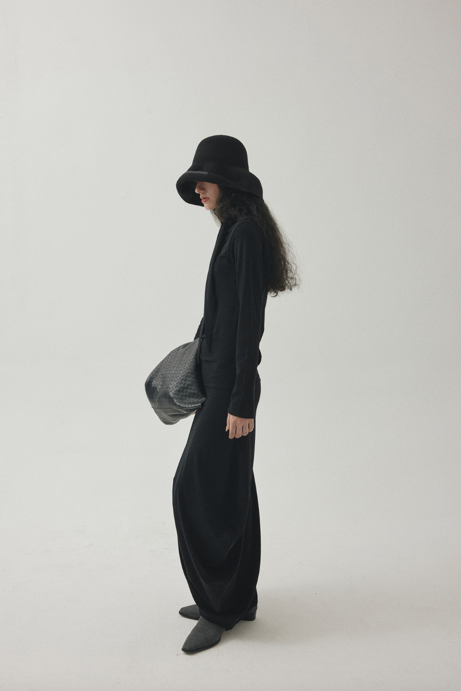 Stole collar long dress / black