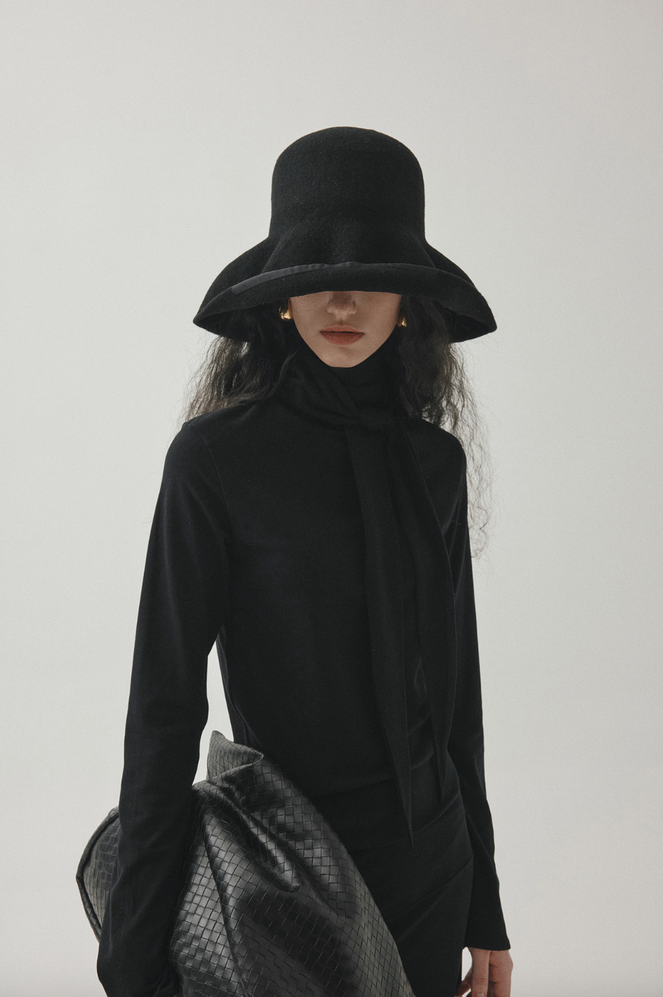 Stole collar long dress / black