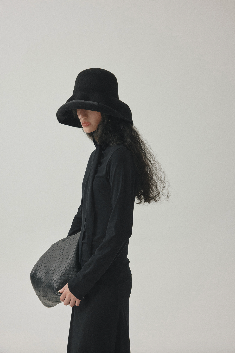 Stole collar long dress / black