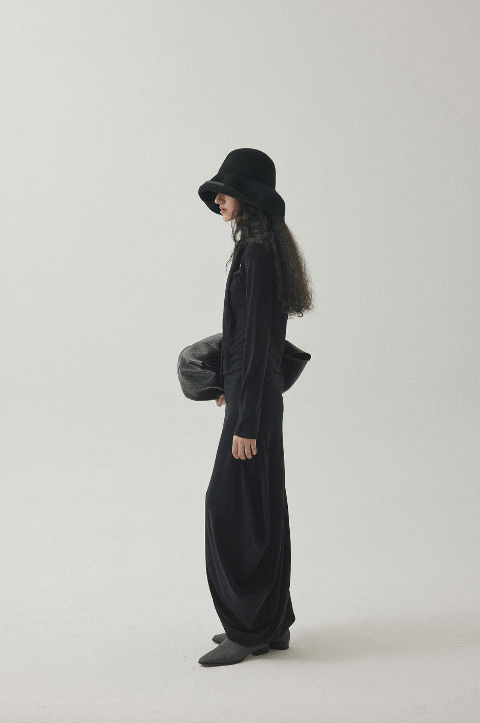 Stole collar long dress / black