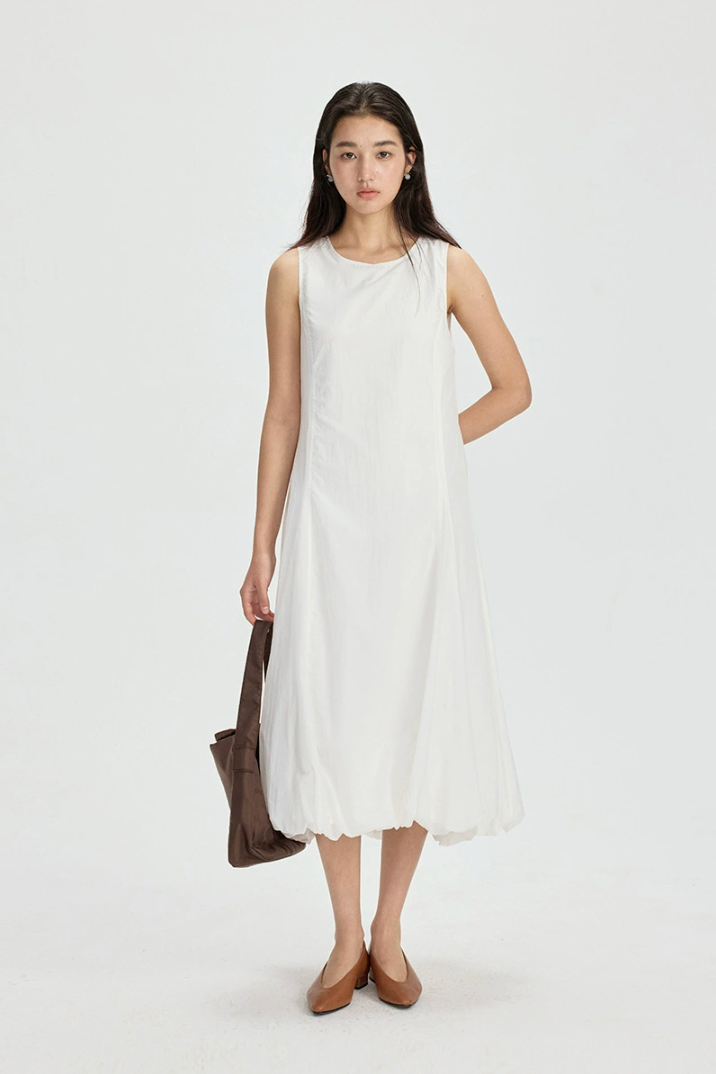 Balloon silhouette sleeveless dress / black