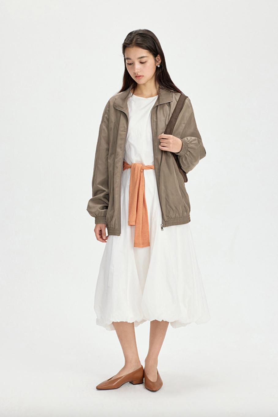 Balloon silhouette sleeveless dress / white