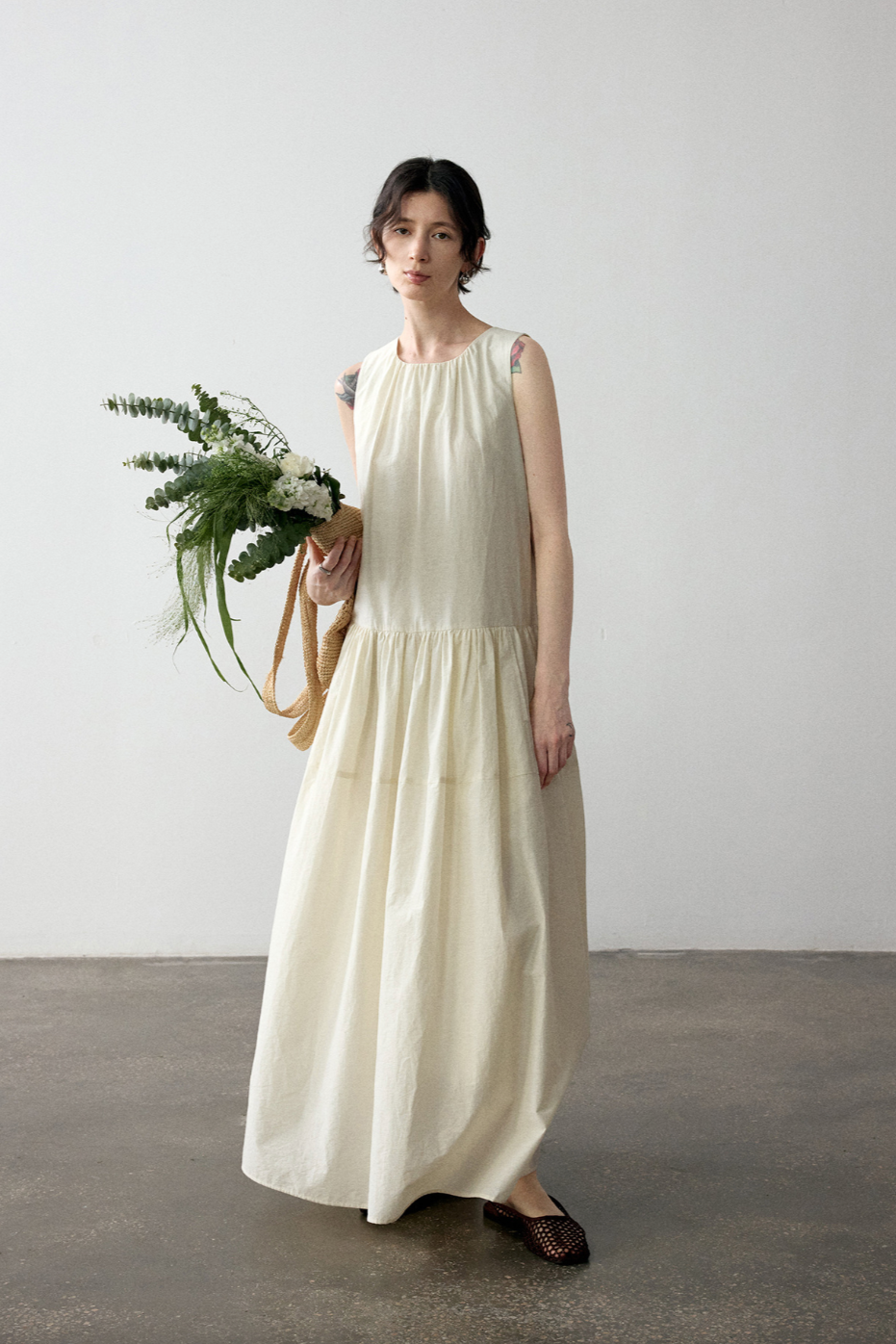 Gathered cotton-linen flare dress / ivory