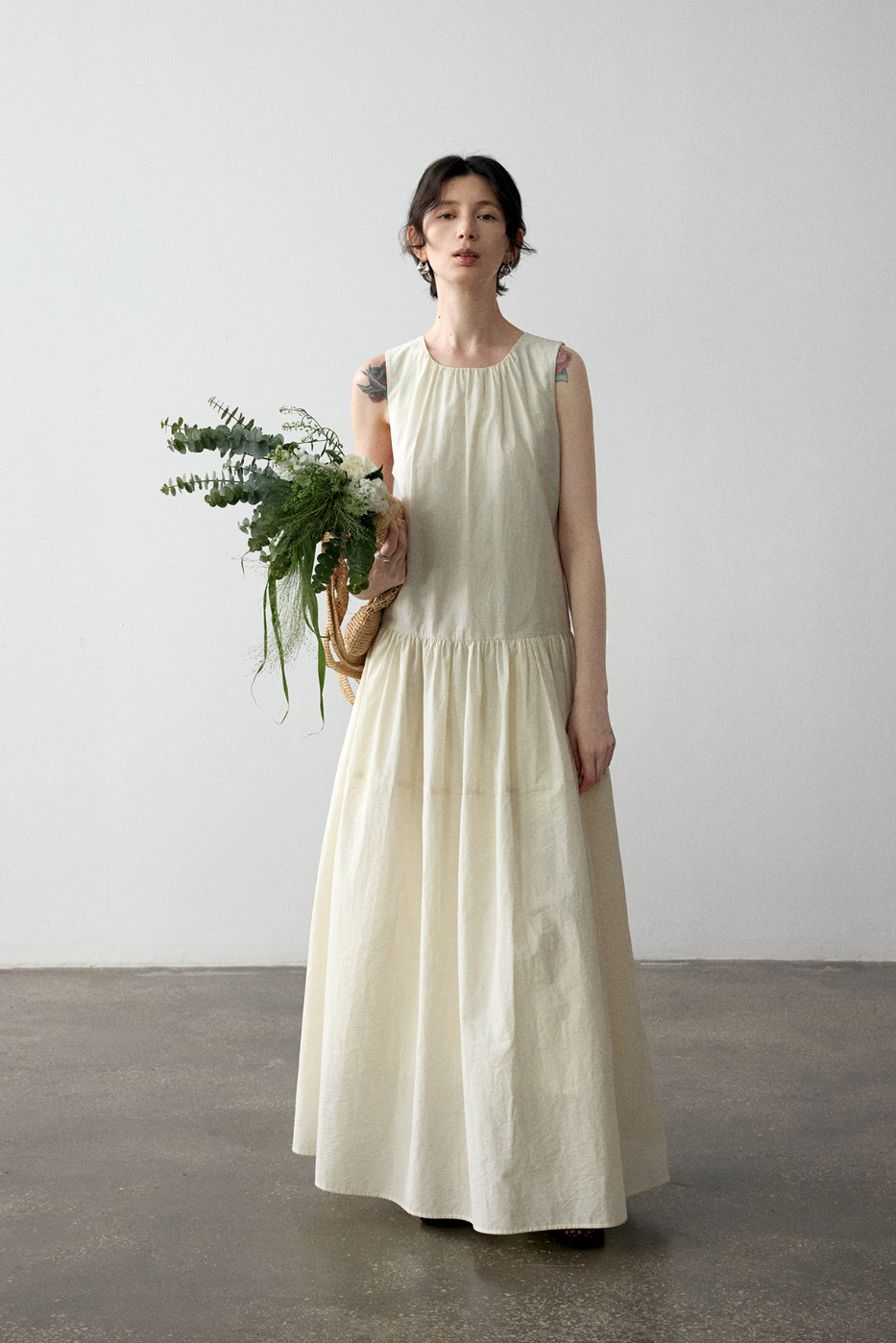 Gathered cotton-linen flare dress / ivory