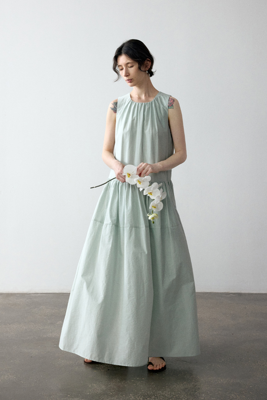 Gathered cotton-linen flare dress / light blue