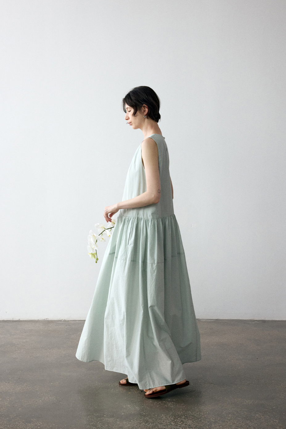 Gathered cotton-linen flare dress / light blue