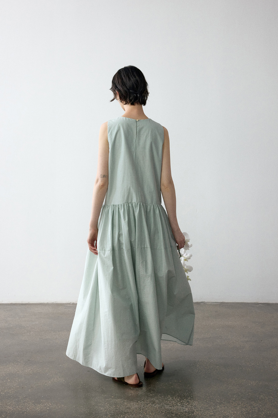 Gathered cotton-linen flare dress / light blue