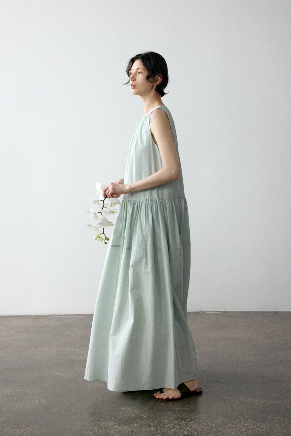 Gathered cotton-linen flare dress / light blue