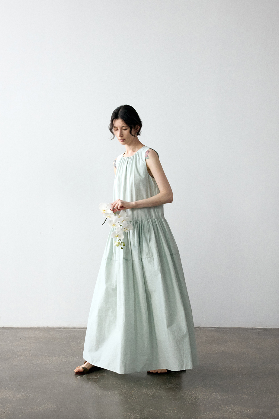 Gathered cotton-linen flare dress / light blue