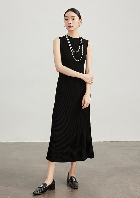 Sleeveless rib knit dress / black