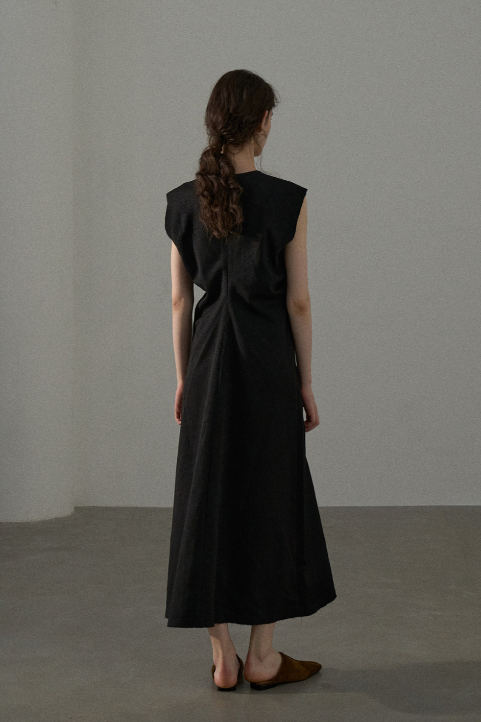 Waist shape raw edge dress / black