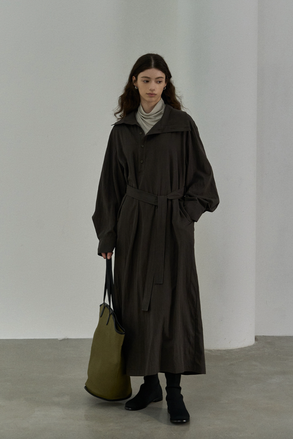 Windbreaker style shirt dress / dark gray