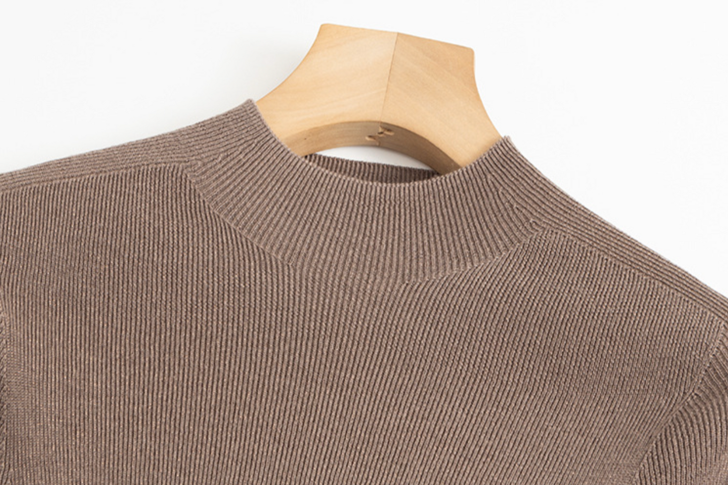 Half turtleneck sparkling knit top / 4 colors