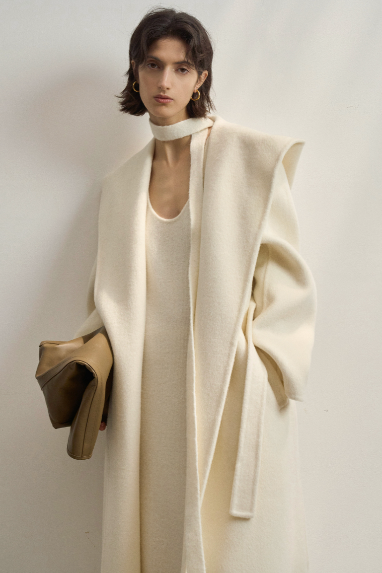 Alpaca blend hoodie long coat / white